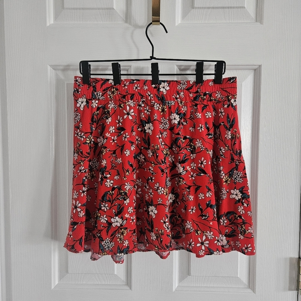 NWOT Vera Moda Simply Easy Floral Skater Mini Skirt